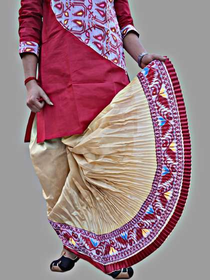 AMIT ONLINE Men
                          Jamdani Border Mour Puccho Dhoti