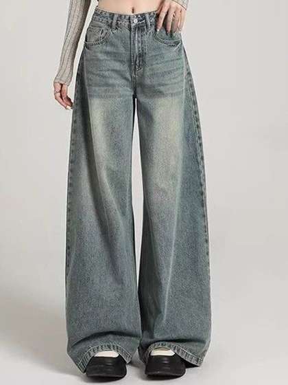 StyleCast x Revolte
                        Women Relaxed Fit Mid-Rise Light Fade Jeans