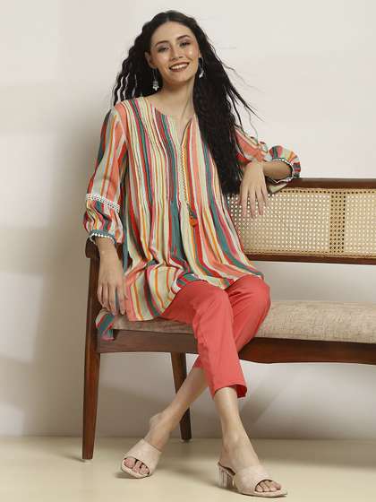Rangriti Women
                        Striped High-Low Hem Straight Kurti