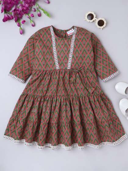 BAATCHEET Girls
                    Geometric Printed Round Neck Cotton Fit and Flare
                    Dress