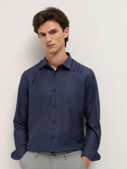 THE BEAR HOUSE Men
                        Tailored Fit Vertical Striped Spread Collar
                        Formal Shirt