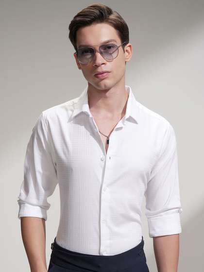 HIGHLANDER Men Slim
                        Fit Textured Spread Collar Formal Shirt
