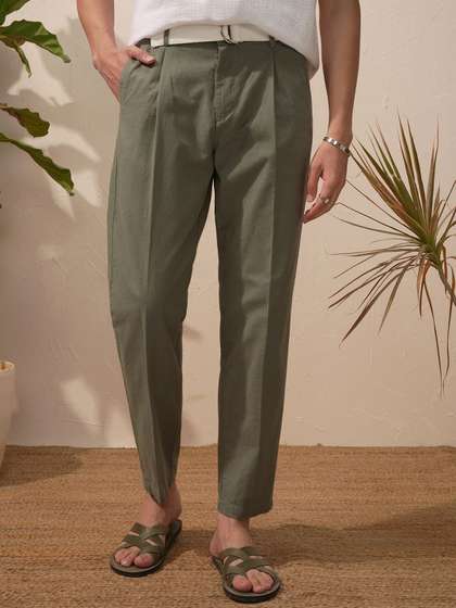 HIGHLANDER Men Solid
                        Relaxed Fit Mid-Rise Casual Regular Trouser
