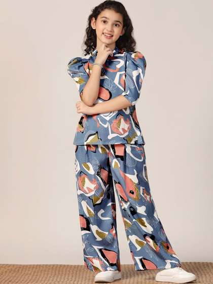 FASHION DREAM Girls
                    Printed Round Neck Top with Trousers
