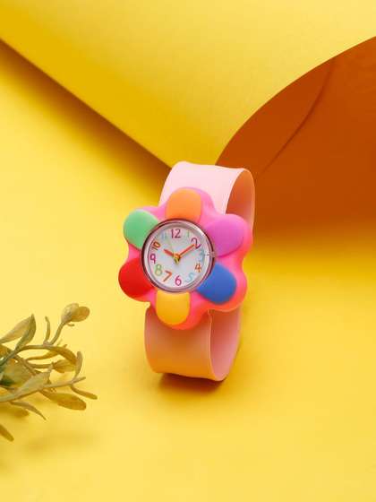 Stoln Girls Pink Flower
                    Shaped Round Dial Analog Watch