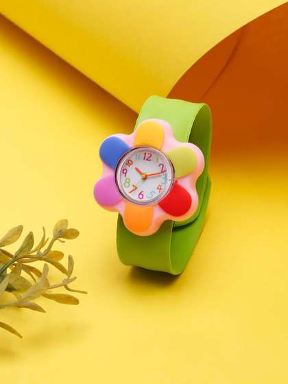 Stoln Girls Green Flower
                    Shaped Round Dial Analog Watch 25-18744-2-20012062