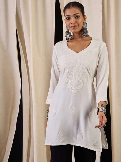 Anouk Women Floral
                        Embroidered Thread Work Thread Work Short Kurti
