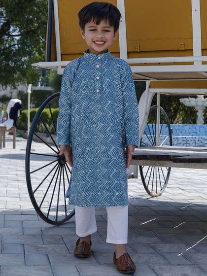 Stuffie Land Boys Ethnic
                    Motifs Embroidered Regular Pure Cotton Kurta with
                    Pyjamas