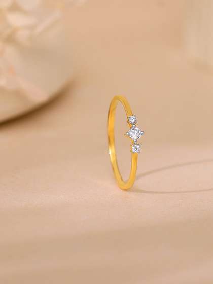 GIVA Women Gold
                        Stunning Beauty Diamond Ring-0.95 gms