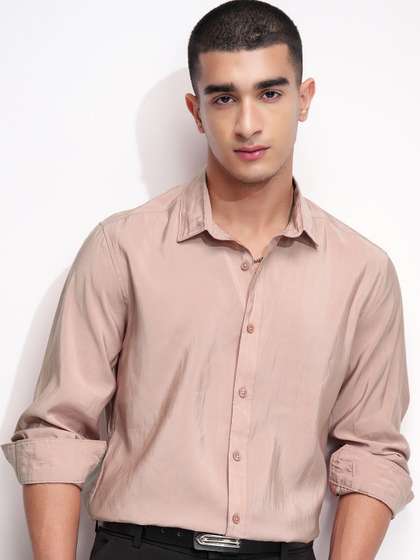 HIGHLANDER Men
                        Comfort Fit Cutaway Collar Textured Formal
                        Regular Fit Shirt