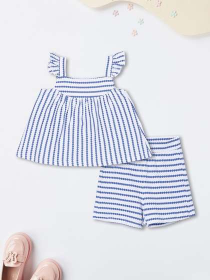 max Girls Printed Square
                    Neck Top With Shorts