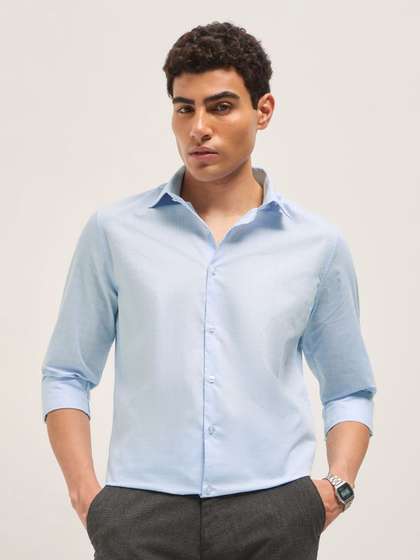 THE BEAR HOUSE Men
                          Tailored Fit Checked Spread Collar Formal
                          Shirt