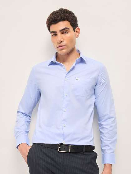 THE BEAR HOUSE Men
                        Tailored Fit Solid Spread Collar Formal Shirt