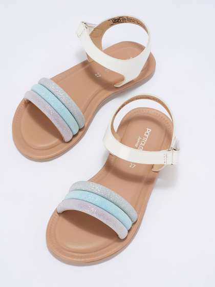 Pantaloons Junior
                          Girls Embellished Open Toe Flats
