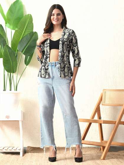 DECKEDUP Women
                        Printed Ethnic Shrug