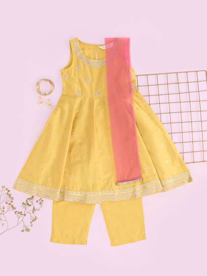 AKKRITI BY PANTALOONS
                    Girls Floral Embroidered Panelled Kurta with
                    Trousers & With Dupatta