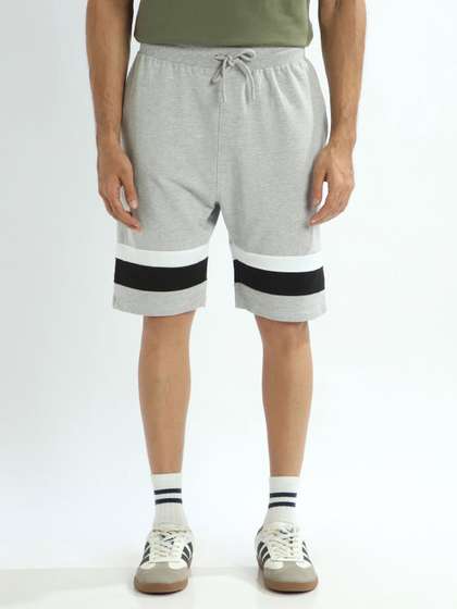 NOBERO Men
                        Colourblocked Mid-Rise Cotton Morphin Shorts