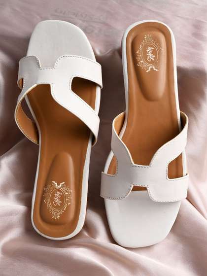 Stylestry Women
                        Solid Open Toe Flats