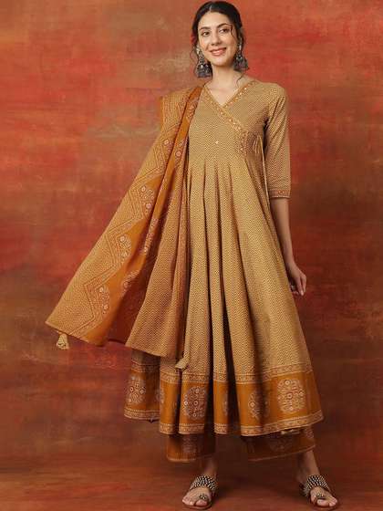 KIMAYRA Chevron
                        Printed V Neck Angrakha Anarkali Pure Cotton
                        Kurta With Palazzos & Dupatta