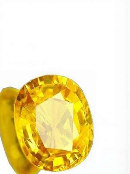Sidharth Gems 6.25 Ratti
                    5.25 Crt Yellow Sapphire Ceylon Pukhraj Finger Ring