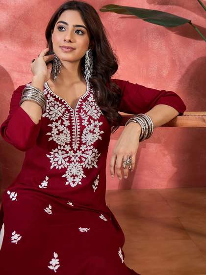 Sangria Women
                        Embroidered Straight Kurta