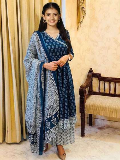 Vetrokart Girls Ethnic
                    Motifs Printed Regular Raw Silk Kurta with Palazzos
                    & With Dupatta