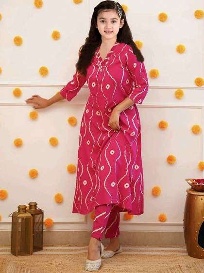 Vetrokart Girls Ethnic
                    Motifs Printed Regular Kurta with Trousers