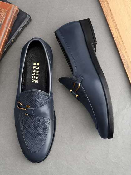 HERE&NOW Men
                        Textured Buckle Formal Loafers