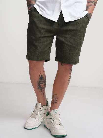 HIGHLANDER Men
                        Relaxed Fit Shorts