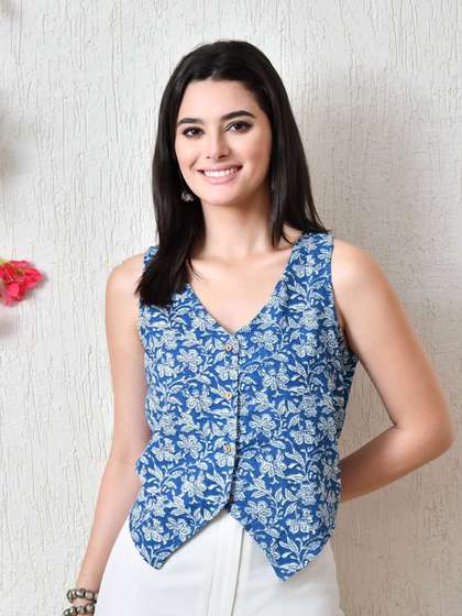 DECKEDUP Women
                        Printed Crop Button Waistcoat