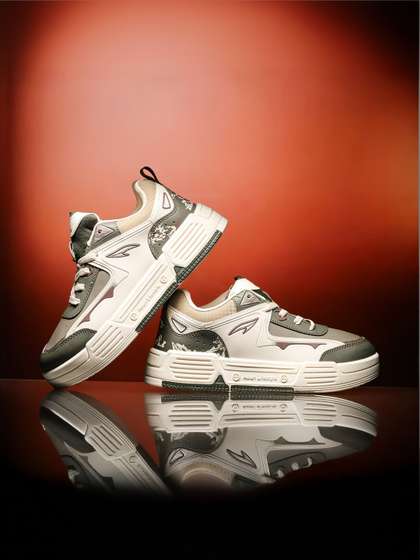 ASIAN Men
                          Colourblocked Sneakers
