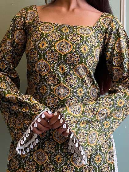 NEW RJP CRAFT Women
                        Ethnic Motifs Printed Square Neck Flared Sleeves
                        Pure Cotton Kurti