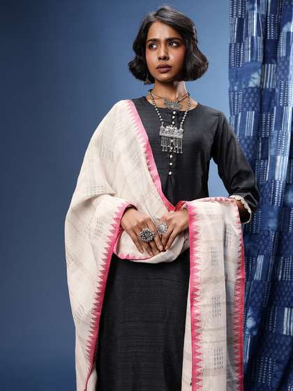 Taavi Woven Legacy
                        Dupatta