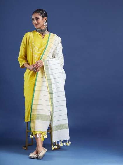 Taavi Striped
                          Traditional Bengali Style Cotton Linen Dupatta
                          With Pom Pom Tassels