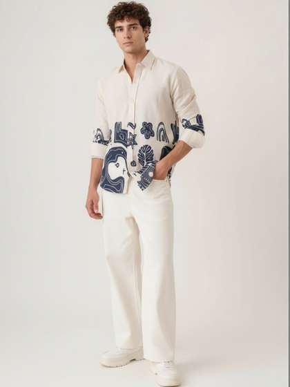 glitchez Men
                          Standard Printed Casual Shirt