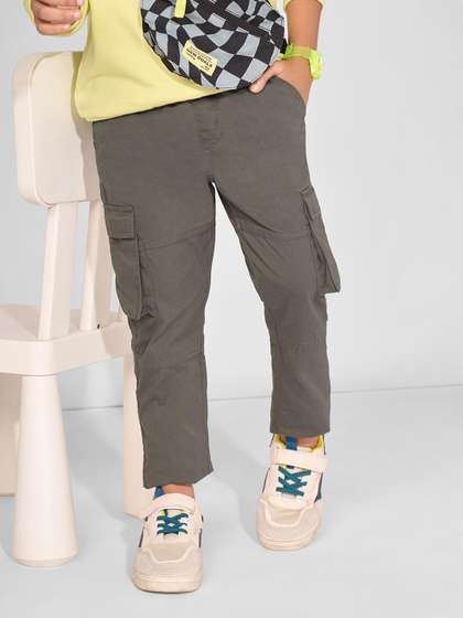 Pantaloons Junior Boys
                    Regular Fit Mid-Rise Pure Cotton Cargo Trousers