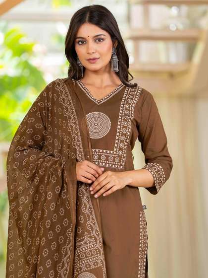 Pistaa Women Ethnic
                        Motifs Printed Pure Cotton Kurta with Trouser
                        & Dupatta