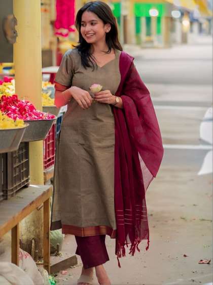 GoSriKi Women
                        Regular Kurta with Trousers & With Dupatta
