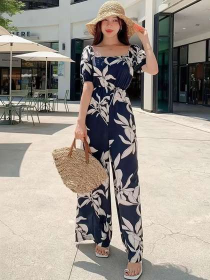 SHYAM SUNDARI Women
                        Floral Printed Jumpsuit