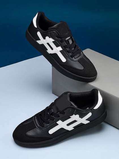 glitchez Men
                            Premium Men Styles Comfortable Trendy Sporty
                            Look Sneakers