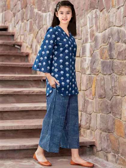 Bholukart Girls Ethnic
                    Motifs Printed Regular Kurta with Palazzos