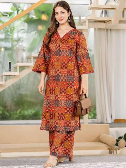 Tabeedah Women
                        Ethnic Motifs Printed Regular Kurta with
                        Trousers
