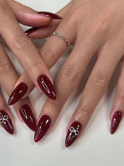 TheVineGirl Set of
                        24 Artificial Reusable Press On Nails - Maroon
                        White Bow