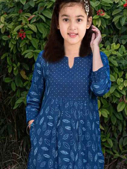 Vetrokart Girls Floral
                    Printed Panelled Kurta with Palazzos