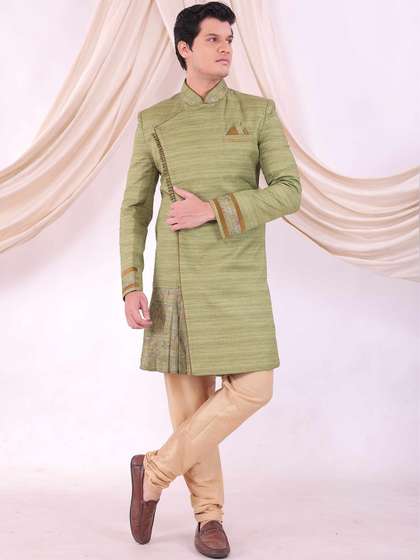 Desibutik
                        Embroidered MandarinCollar Sherwani