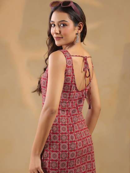 Anouk Rustic Ethnic
                        Motifs Printed Square Neck Pure Cotton Kurti
