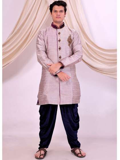 Desibutik
                        Embroidered Mandarin Collar Sherwani