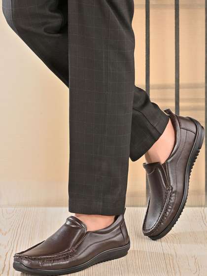 Roadster Men Solid
                          Formal Shoes