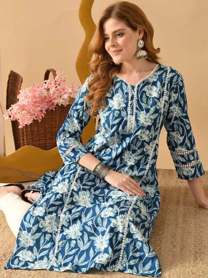 DEEPYOG APPAREL
                        Women Floral Printed Kurta