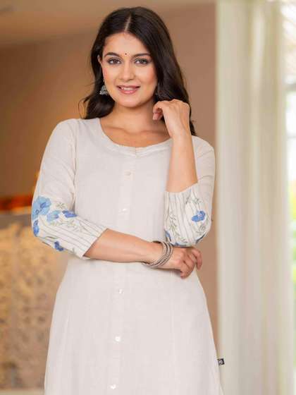 Pistaa Women Floral
                        Embroidered Round Neck Pure Cotton Kurta with
                        Palazzos